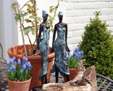 Bronzen dames in het zonnetje
